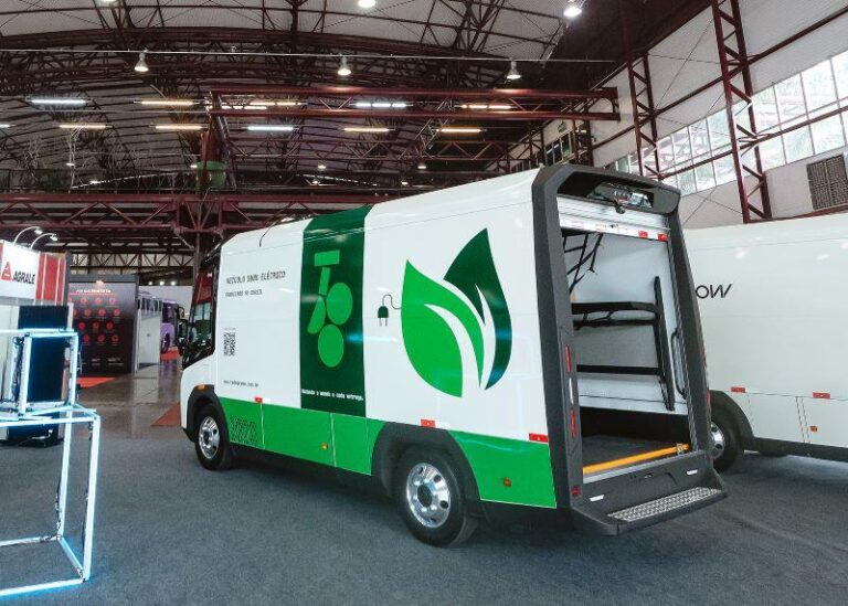 van elétrica Arrow 2 Brasil carga urbana logística