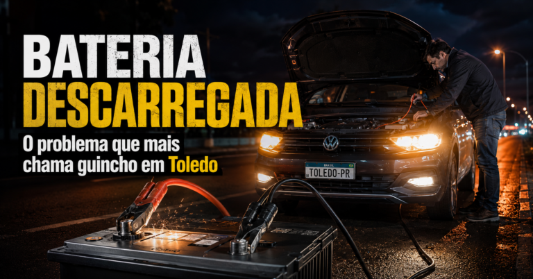 Bateria descarregada carro no acostamento à noite com cabos de chupeta em Toledo PR